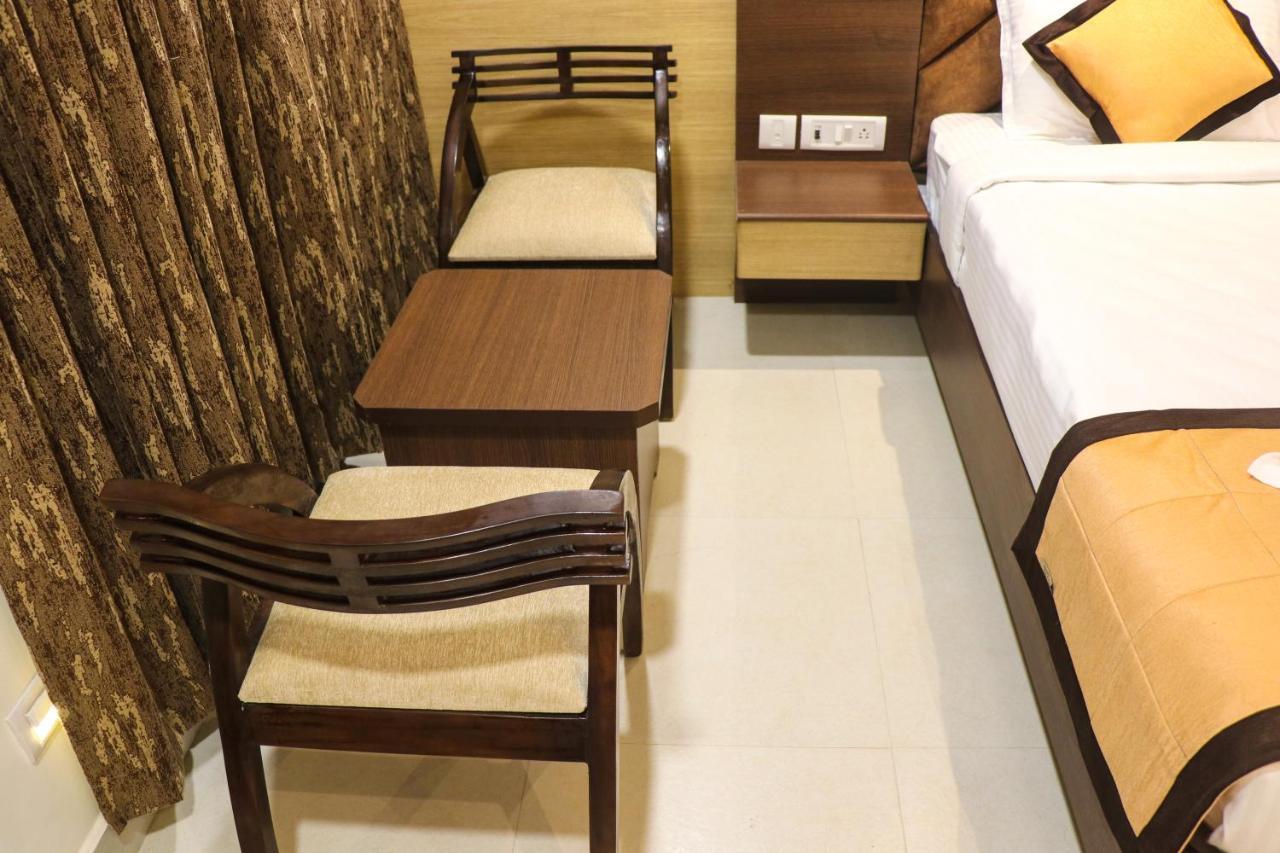 Honey Hive Hotell Port Blair Exteriör bild